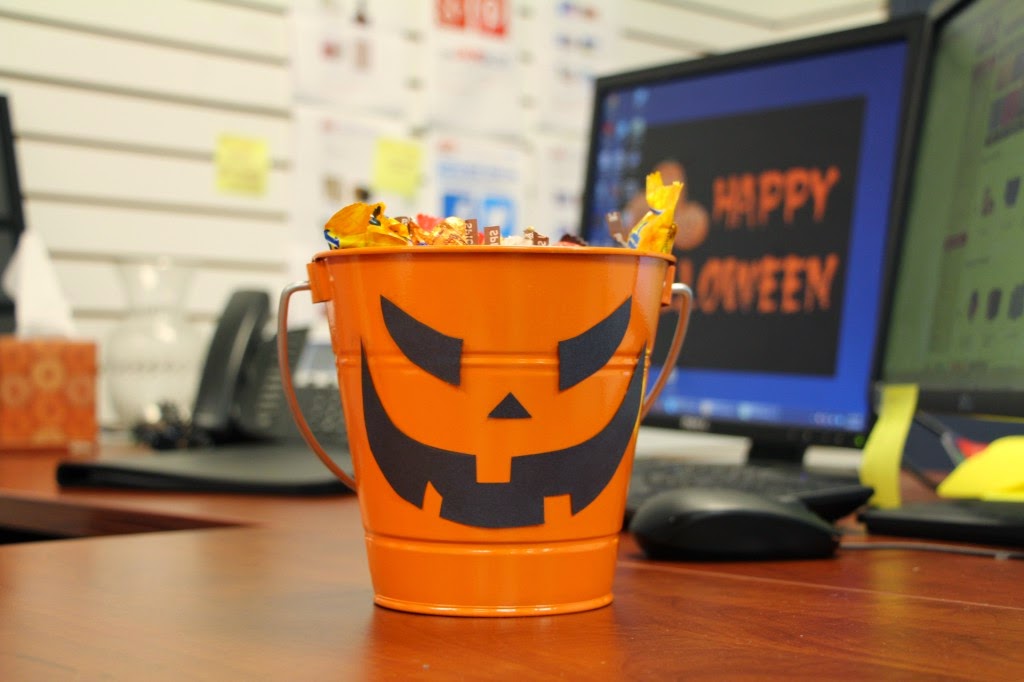 October Fun Halloween Decorating Ideas For Your Office Office
